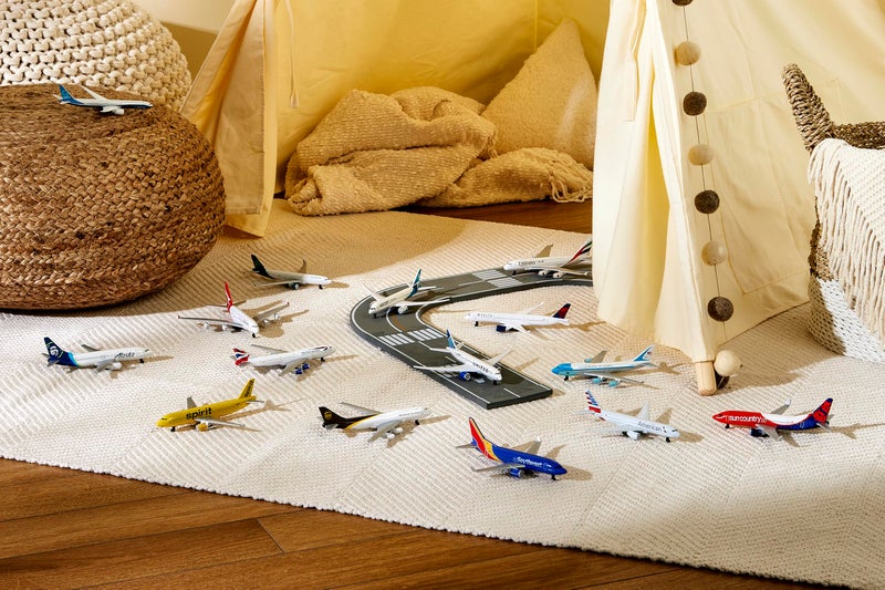 Daron Toy Airplane – Spirit Airlines – Die-Cast Metal Model Airplane Toy with Plastic Parts for Kids Ages 3+ - Image 2