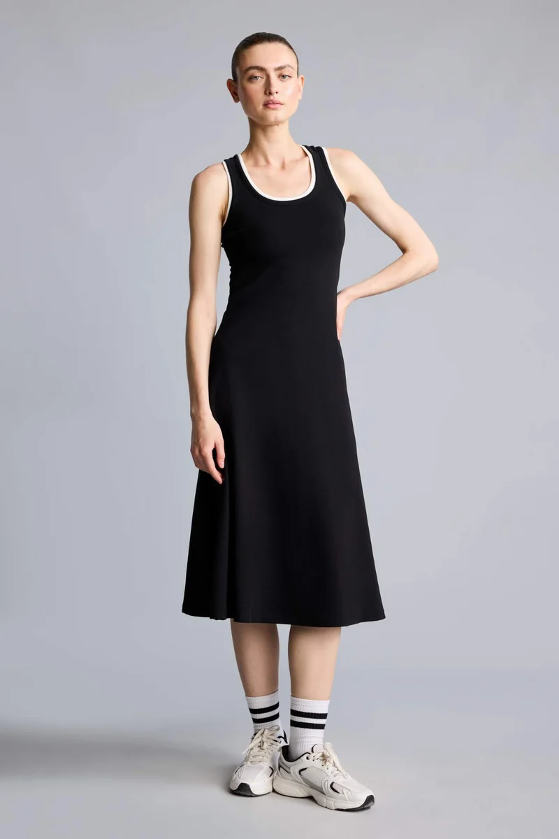ديفاكتو Standard Fit Dress