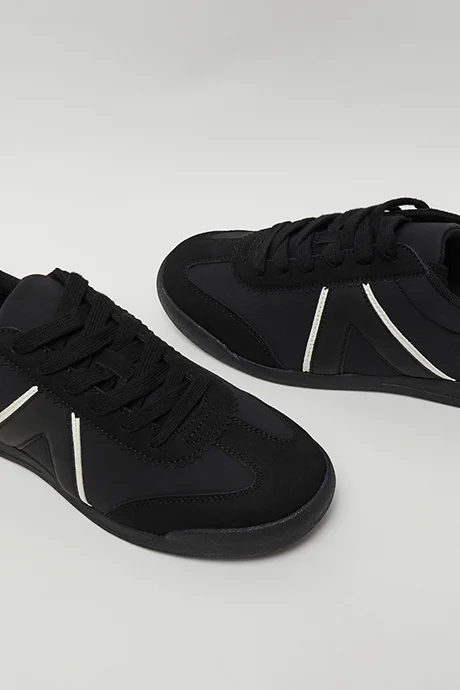 R&B Contrast Trim Runner Sneakers