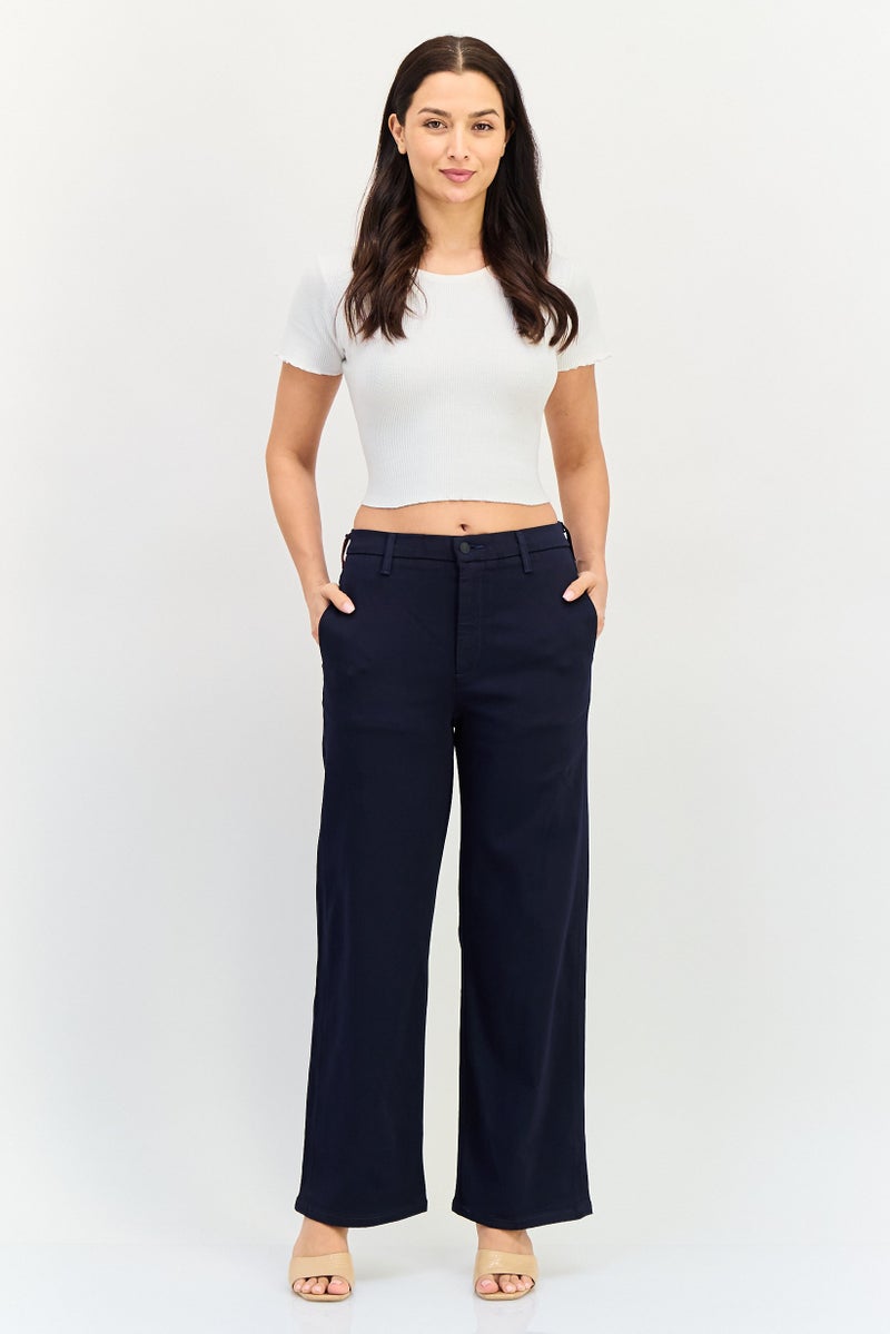 Levi's بنطلون ليڤيس × ريد بول للسيدات بقصة cropped بخصر واسع، لون كحلي - Image 2