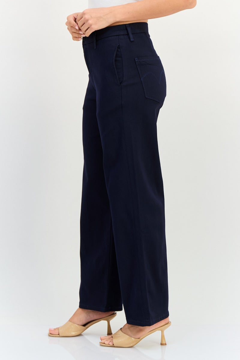 Levi's بنطلون ليڤيس × ريد بول للسيدات بقصة cropped بخصر واسع، لون كحلي - Image 4