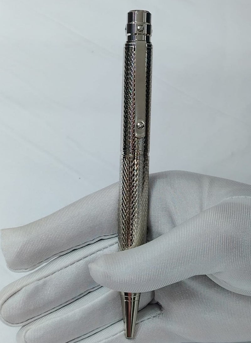 A distinctive and luxurious men's pen