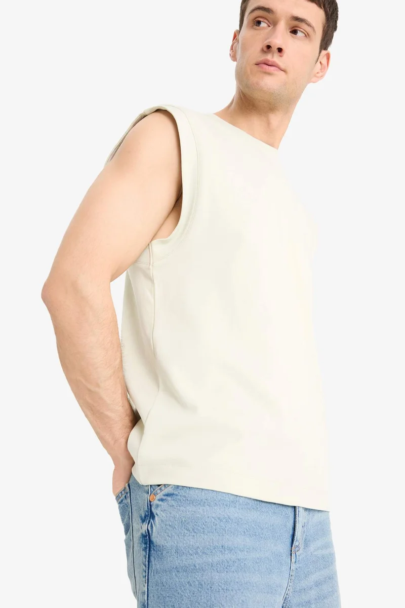 ديفاكتو Boxy Fit Printed Crew Neck Sleeveless Tank Top