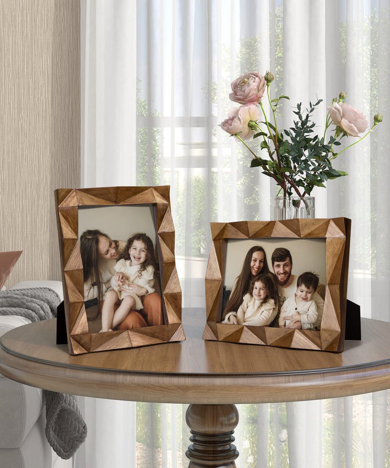 Sonefreiy 5x7 إطار الصورة مزرعة خشبية 5 × 7 إطار صور مصنوعة يدويًا مع جدار نهائي بلون الجوز الريفي والهدايا على الطاولة لأمي أبي جدة النساء الأصدقاء - Image 2