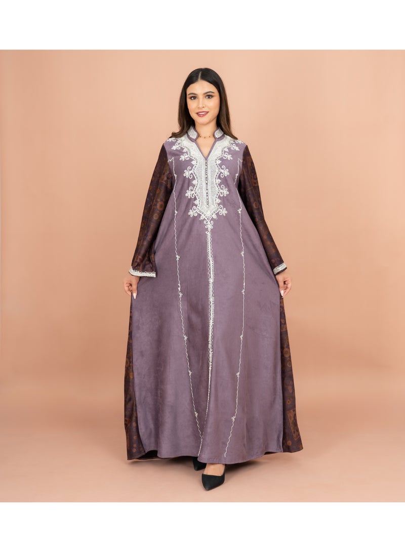 اكسا جلابية شتوية مستقيمة مطرزة باللون الأبيض بياقة ماندرين بنفسجي - Image 5