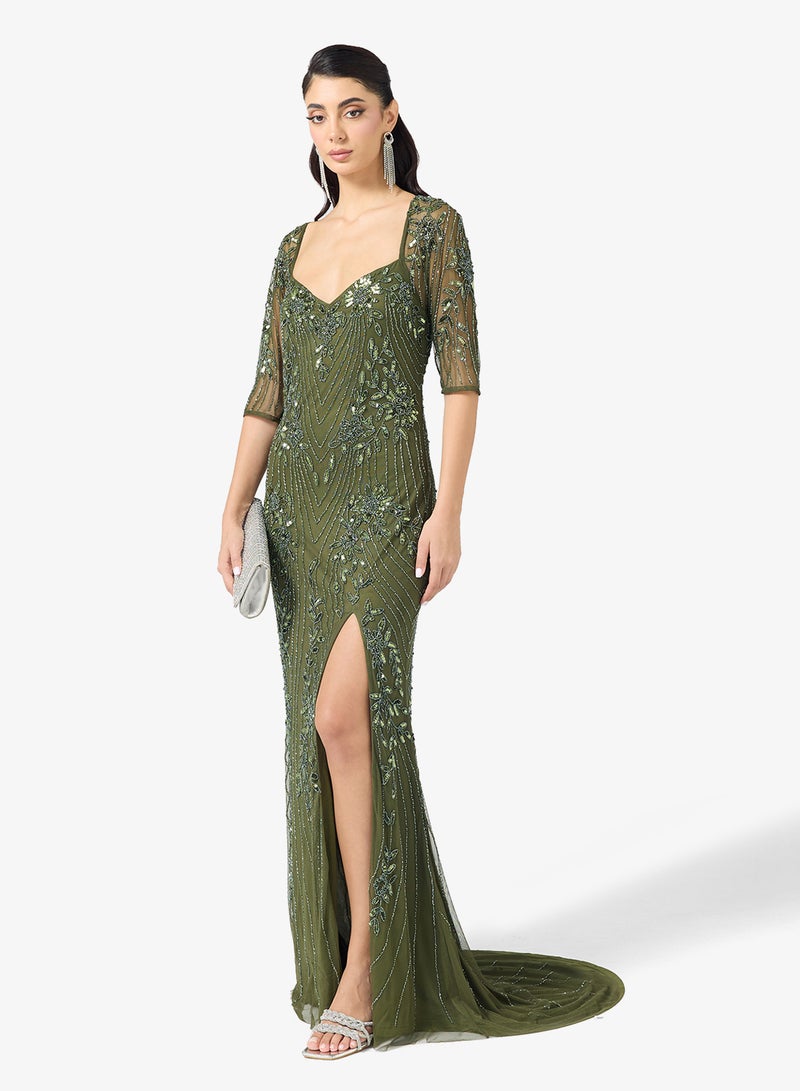 نمشي x فستان مطرز بياقة على شكل قلب - Image 1