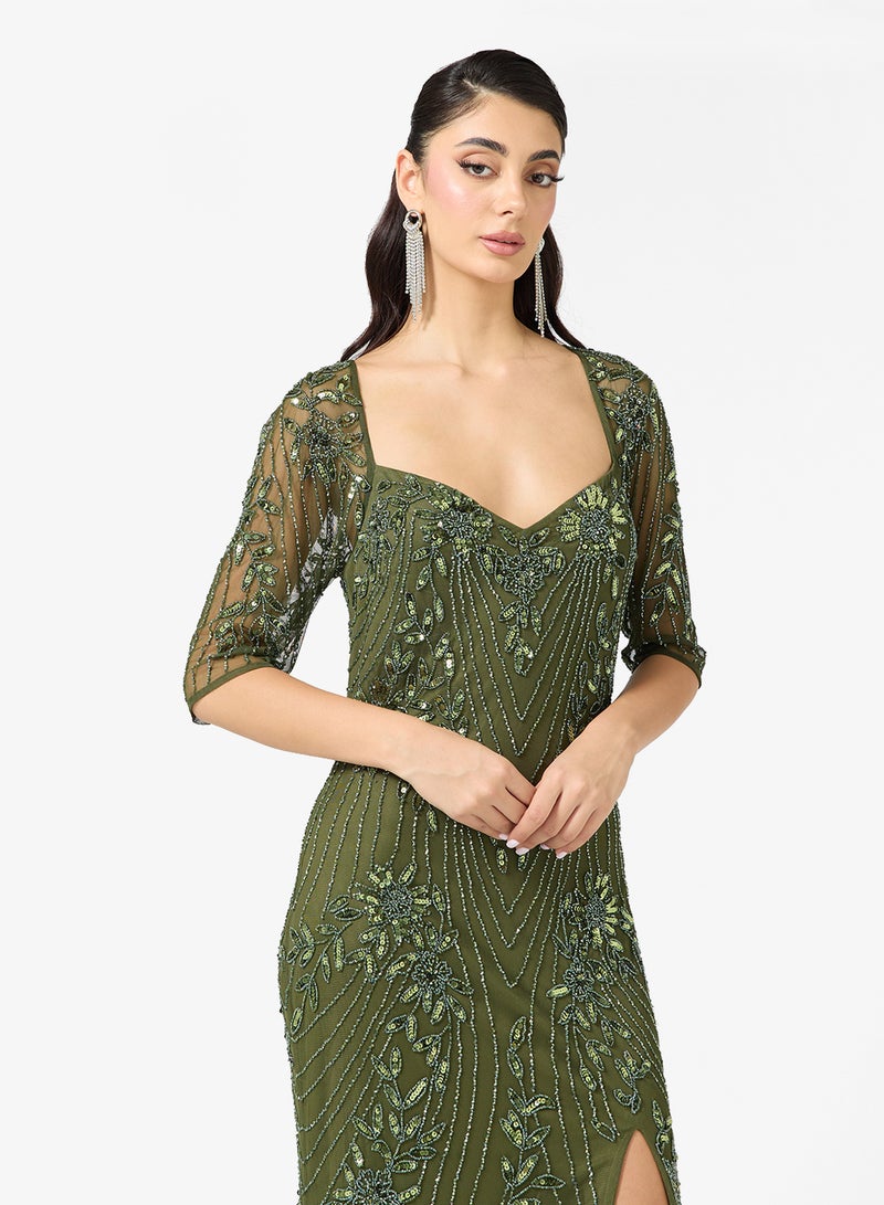 نمشي x فستان مطرز بياقة على شكل قلب - Image 3