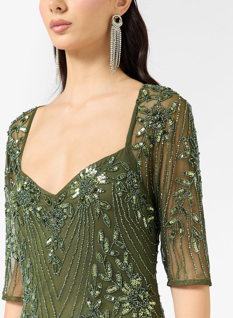 نمشي x فستان مطرز بياقة على شكل قلب - Image 4