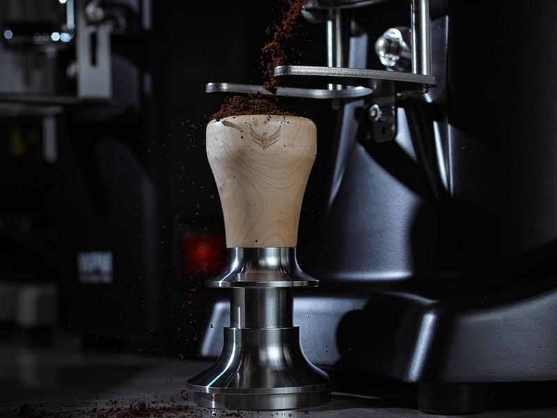 KNODOS مكبس إسبريسو بقياس 54 مم مزود بنابض، يتوافق مع آلات Breville، مقبض من القيقب، مصمم بدقة، وقاعدة مقوسة من الفولاذ المقاوم للصدأ - Image 5