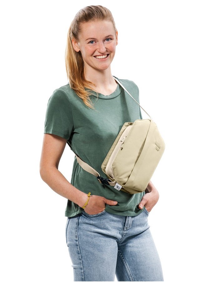 deuter Deuter Unisex Passway 2 (3900023-6613-OS_Desert-Bone)  - Image 4