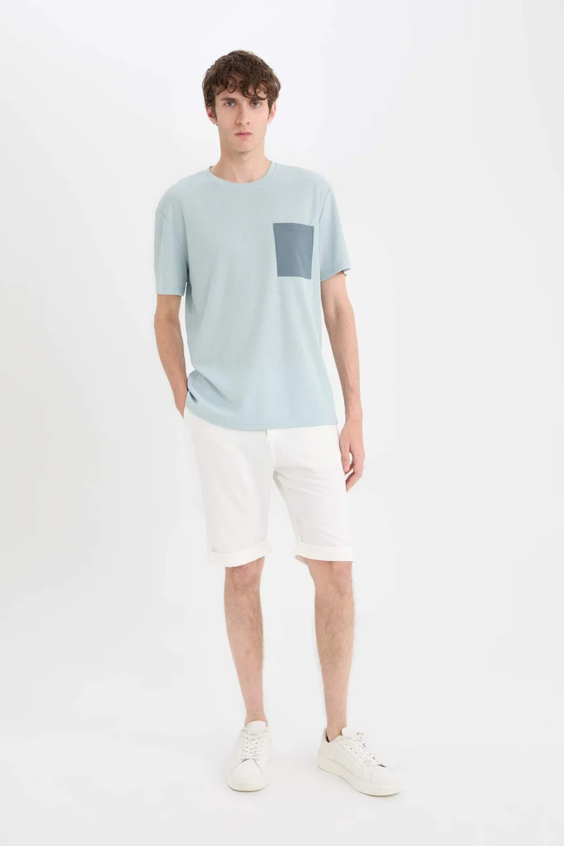 ديفاكتو Regular Fit Crew Neck Short Sleeve T-Shirt