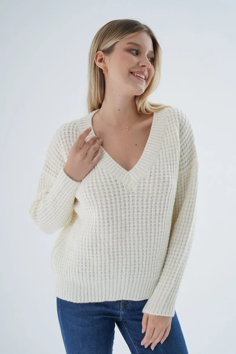 Trist Star Women's Bone Oversize V Neck Nopen Selanik Knitting Wool Special Yarn Knitwear Knitted Sweater TRIST-6160