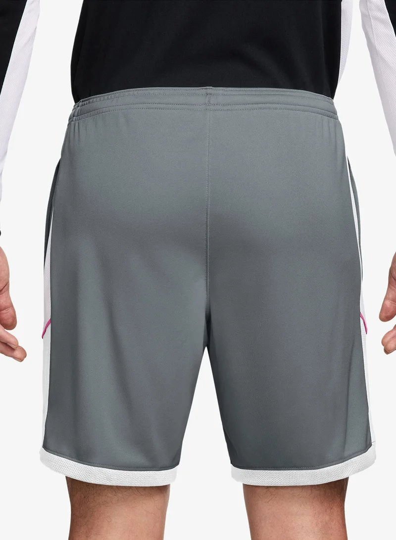 نايكي شورت دراي فيت أكاديمي