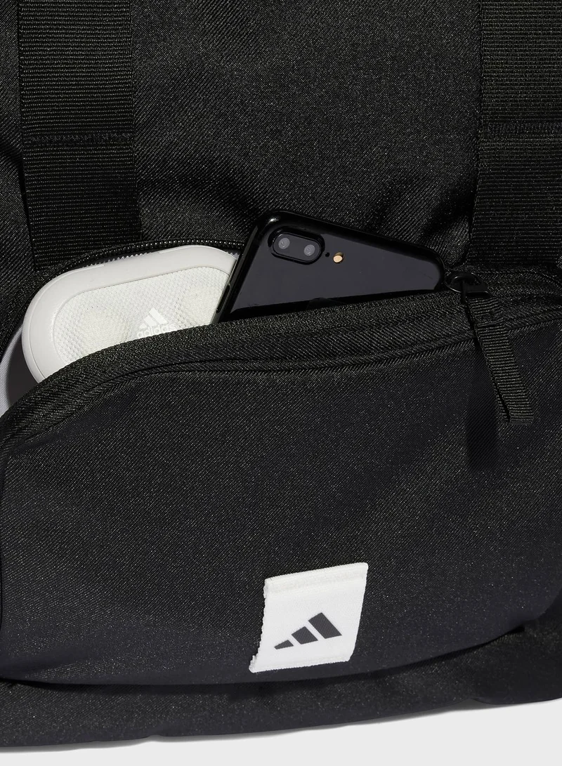 adidas حقيبة توت مزينة بشعار