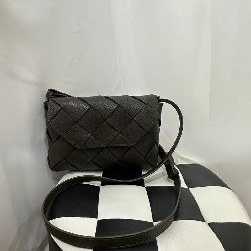 2025 Oblique Woven Bag Litchi Pattern Cowhide Commuter Bag Small Square Bag Single Shoulder Fashion Versatile - Image 3