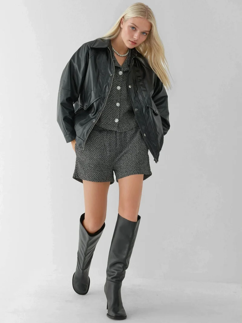 زوبعة شورت تويد