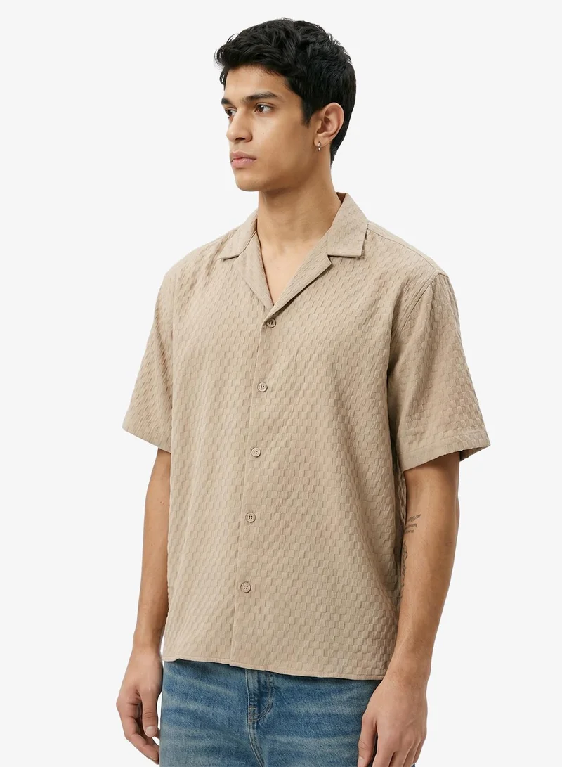 Short sleeve loose fit shirt