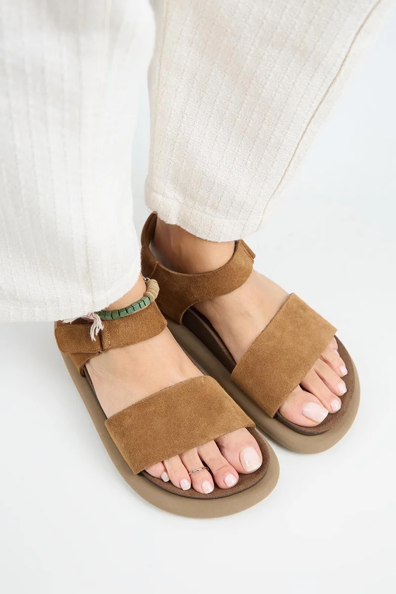 Manijero Manijero Bronx Women's Genuine Leather Strap-On Velcro Sandals in Tan