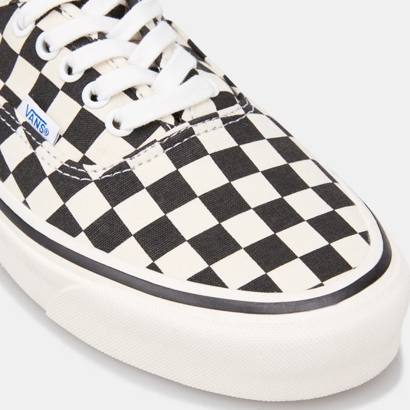 فانز حذاء Authentic 44 DX