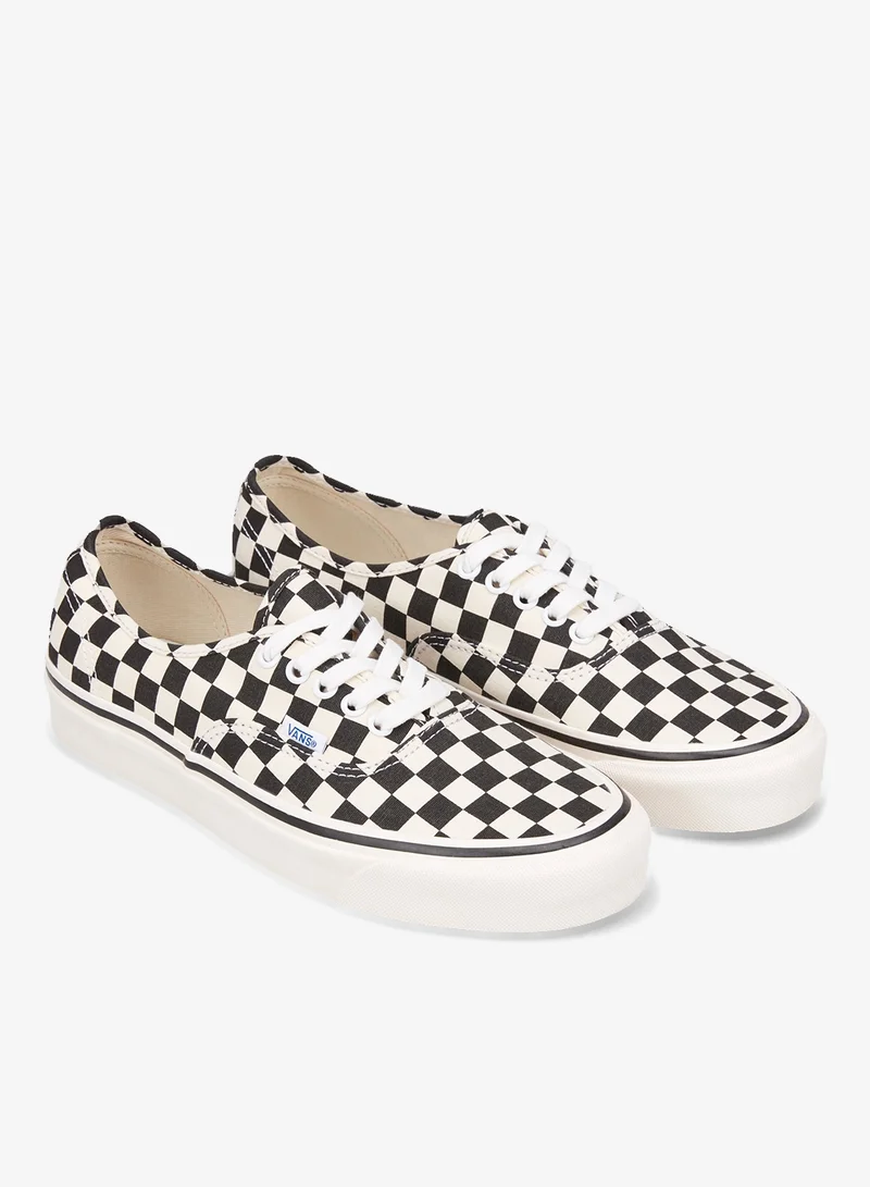 VANS Authentic 44 DX Shoe