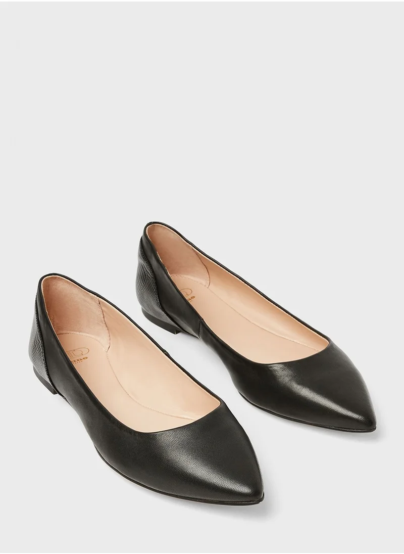 ديون لندن Textured Panel Ballerinas