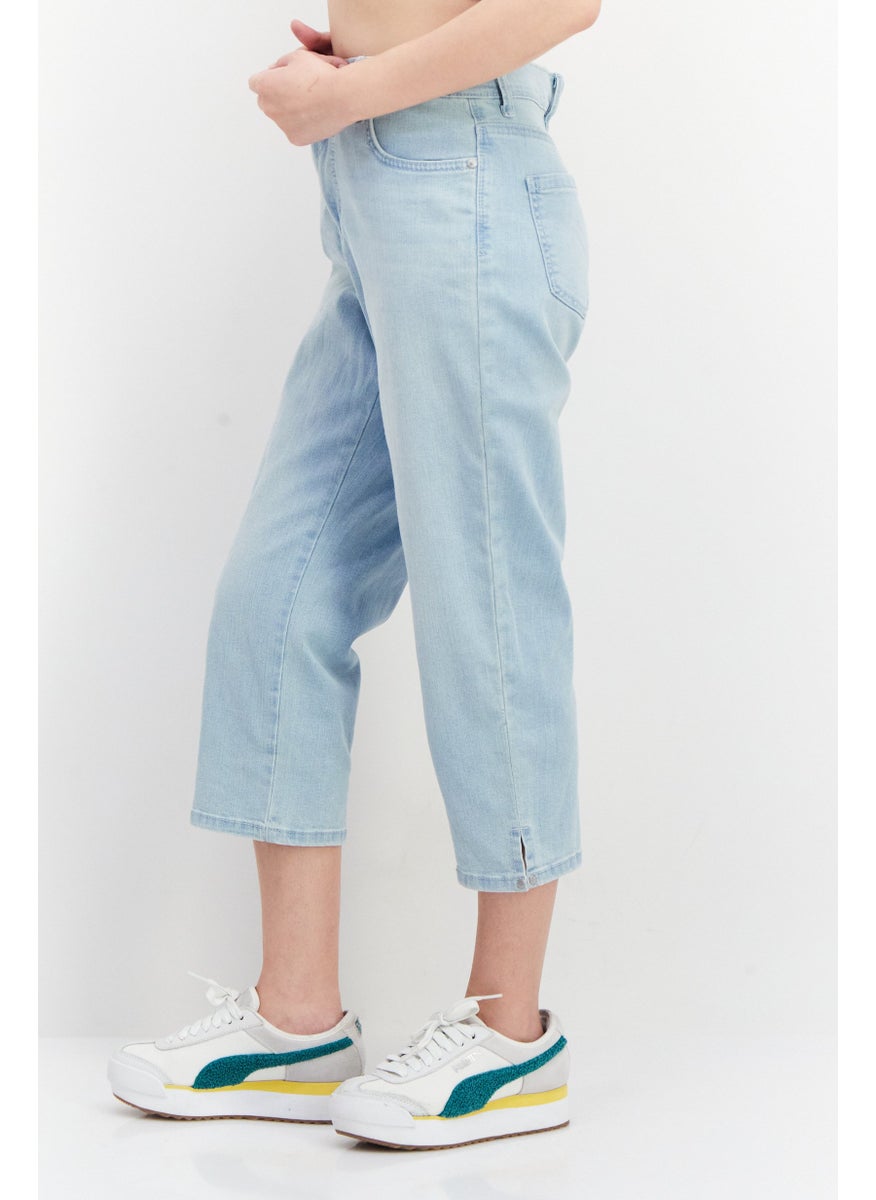 Gloria Vanderbilt - Women Regular Fit Plain Stretchable Capri Jeans, Blue - Image 1