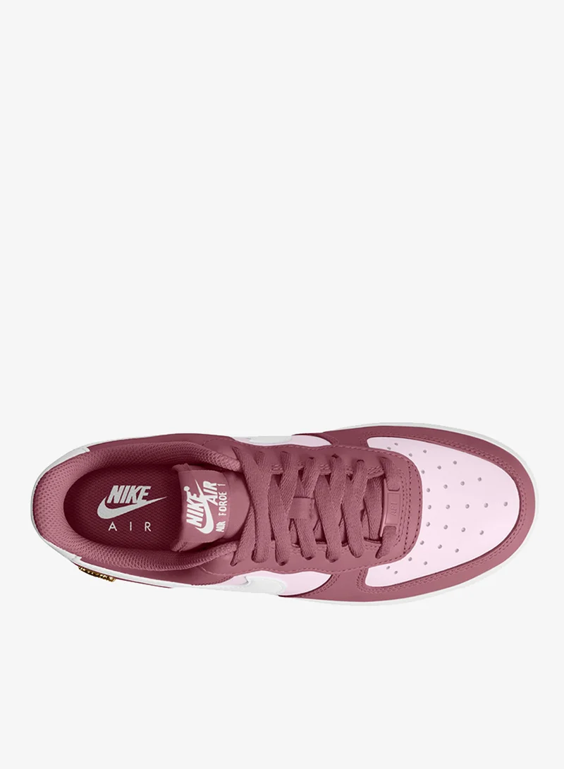 Nike PINK SMOKE/WHITE-BLEACHED LILAC-MTLC GOLD Air Force 1 '07 Low Crsnt for Women | Best Price UAE