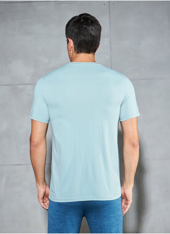 Technosport Graphic Print 4-Way Stretch Slim Fit T-Shirt  - Image 3