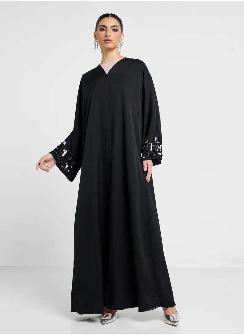 خزانة Abaya Embroidered Sleeves & Sheila