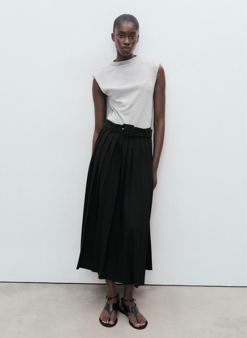 Contrasting belt dress