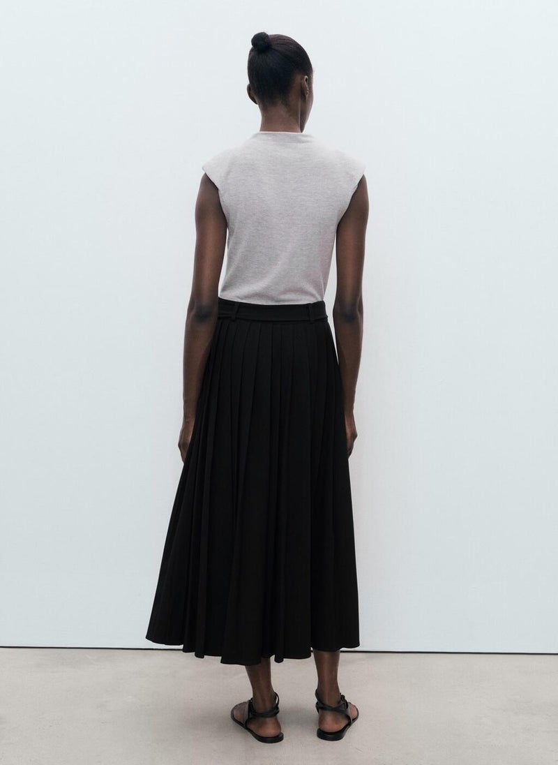 Contrasting belt dress