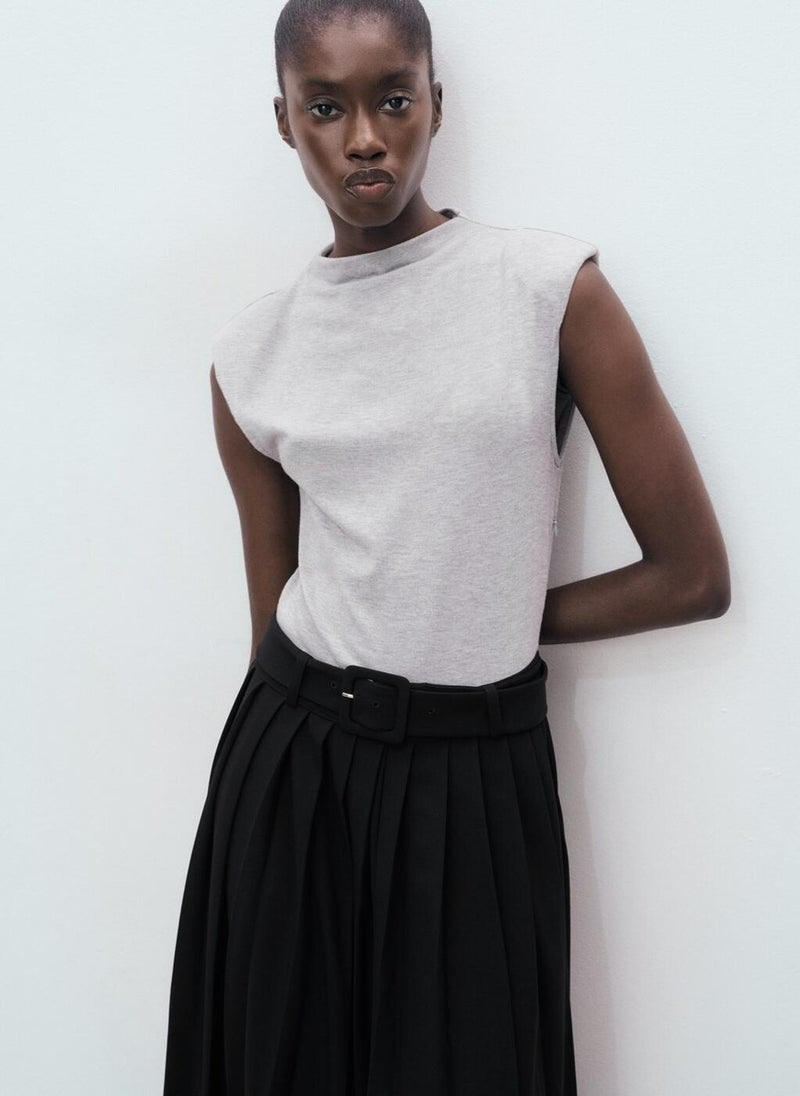 Contrasting belt dress