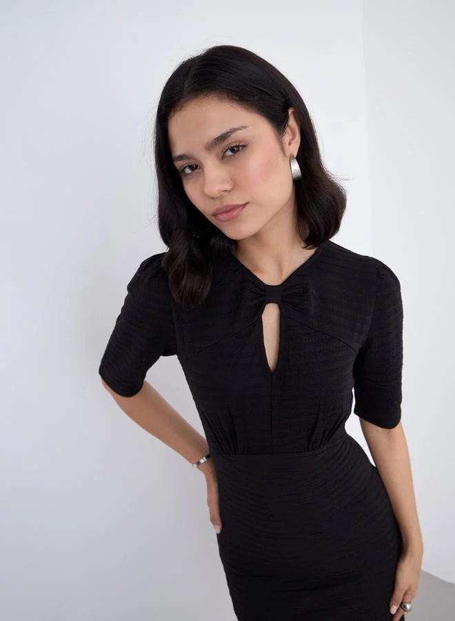 Styli Styli Women Black Self Design Short Sleeves Sheath Midi Dress