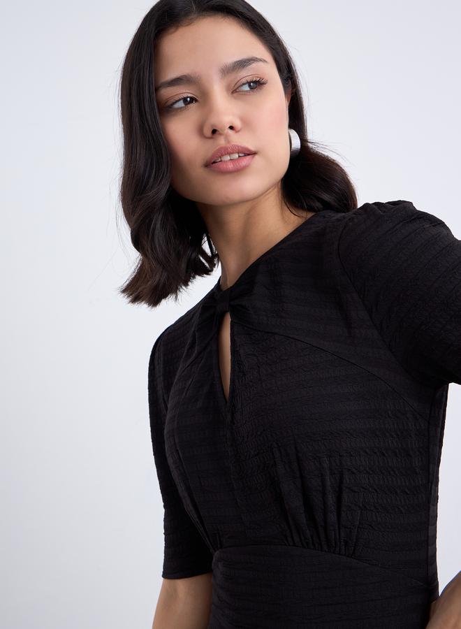 ستايلي فستان ميدي ضيق بأكمام قصيرة وتصميم خاص - Image 4