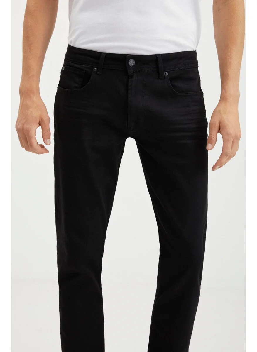 جريميلانج Herman Men's Denim Thick Textured Slim Fit Molded Black Jeans