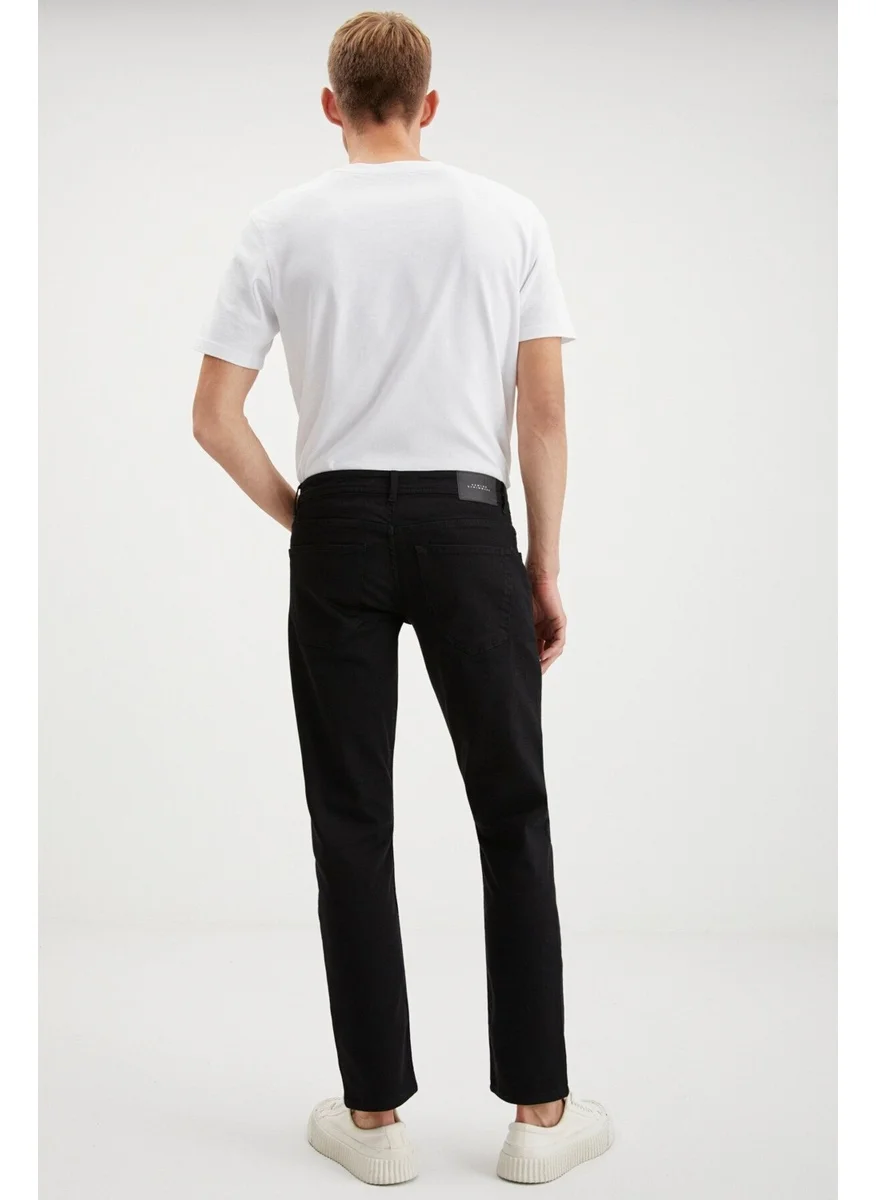 جريميلانج Herman Men's Denim Thick Textured Slim Fit Molded Black Jeans