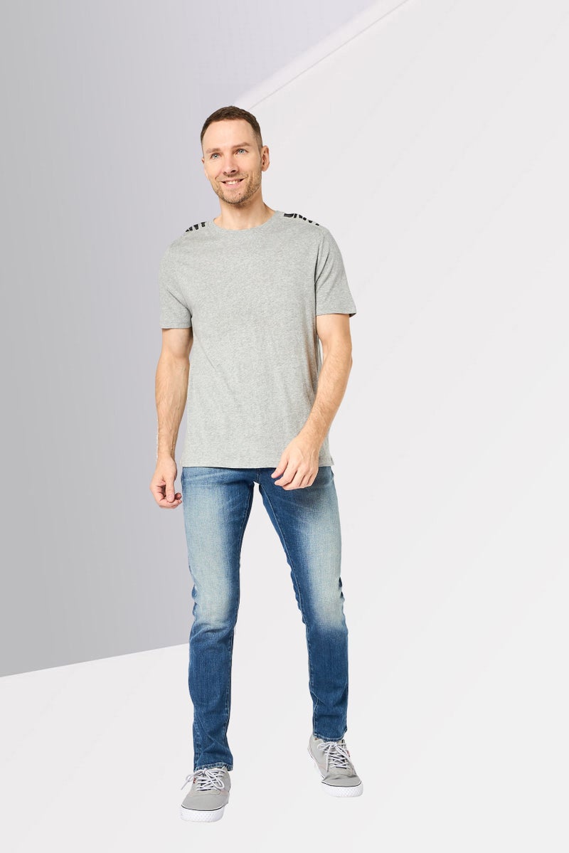 DKNY Men Crew Neck Short Sleeve Brand Logo T-Shirt, Grey - Image 2
