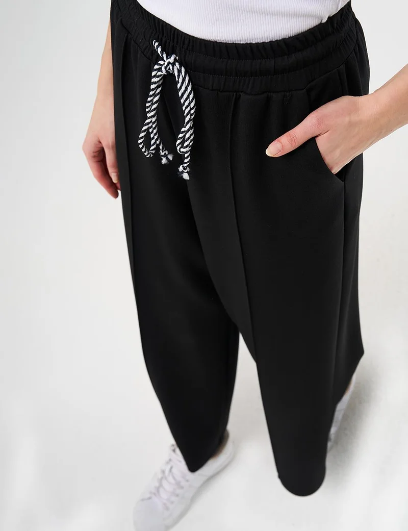 Kayra Topstitched Knit Pants - Black