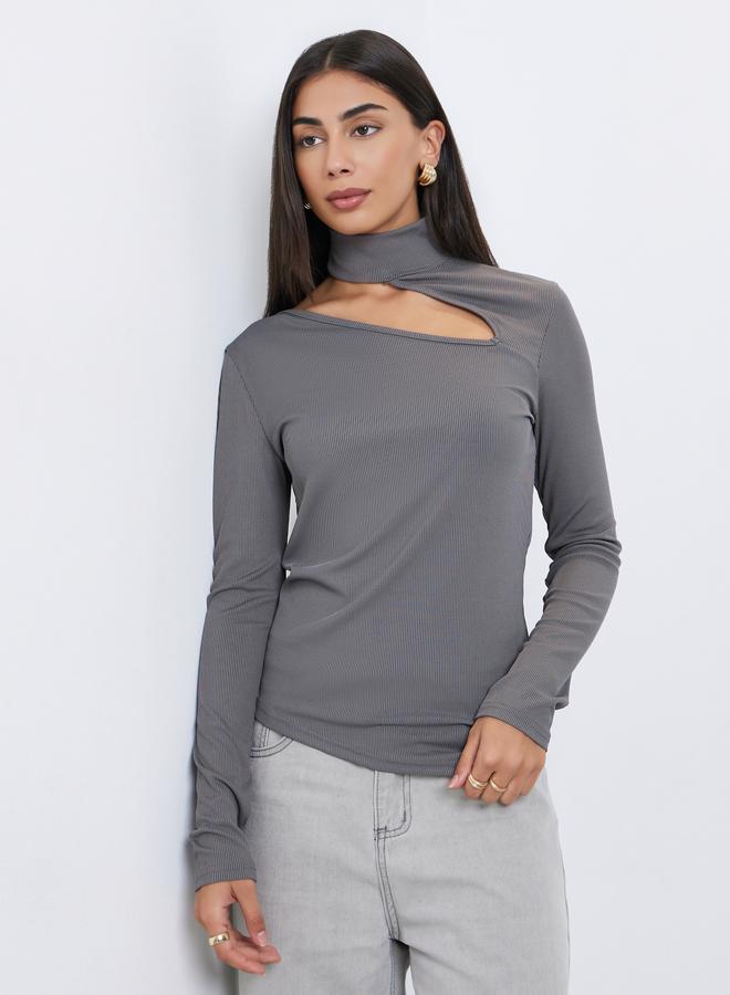 ستايلي بلوزة محبوكة بتفاصيل مقصوصة - Image 2