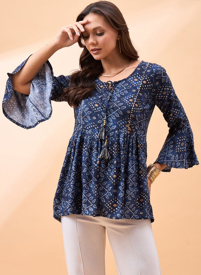 Baizee بلوزة A-Line بأكمام جرس مربوطة عنق مزينة بنقوش عرقية باللون الأزرق البحري - Image 1