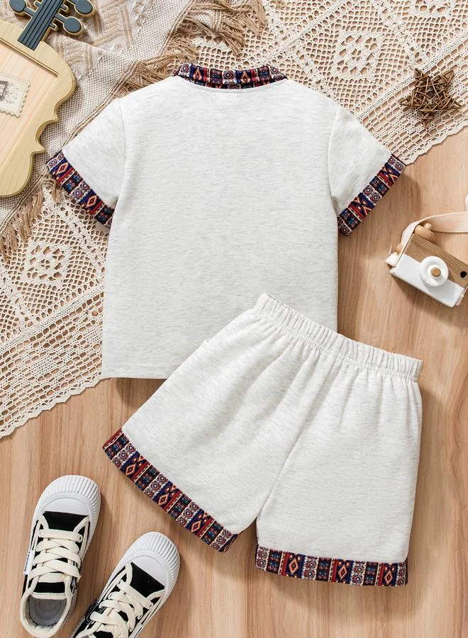 تايك تو طقم منسق من شورت وتيشيرت بولو بتفاصيل متباينة