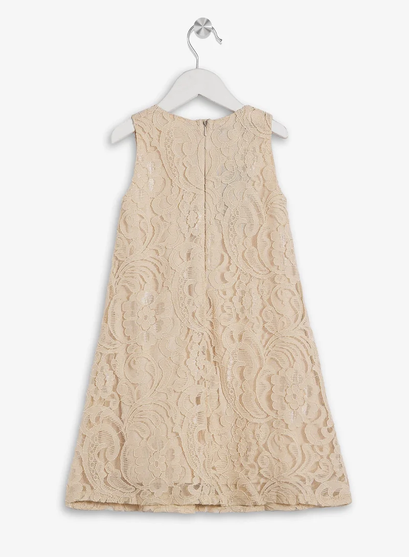 ليتل جولدن ابل فستان دانتيل صلب بتفاصيل دقيقة