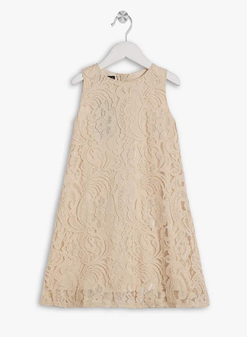 ليتل جولدن ابل فستان دانتيل صلب بتفاصيل دقيقة