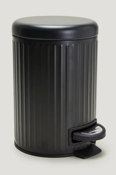 Matalan Black Ridged Pedal Bin (26cm x 17cm)