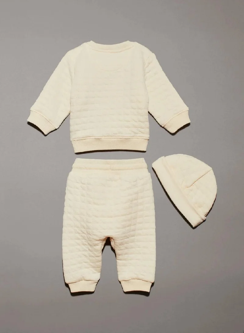 كالفن كلاين جينز طقم هدايا من ملابس مبطنة للأطفال حديثي الولادة