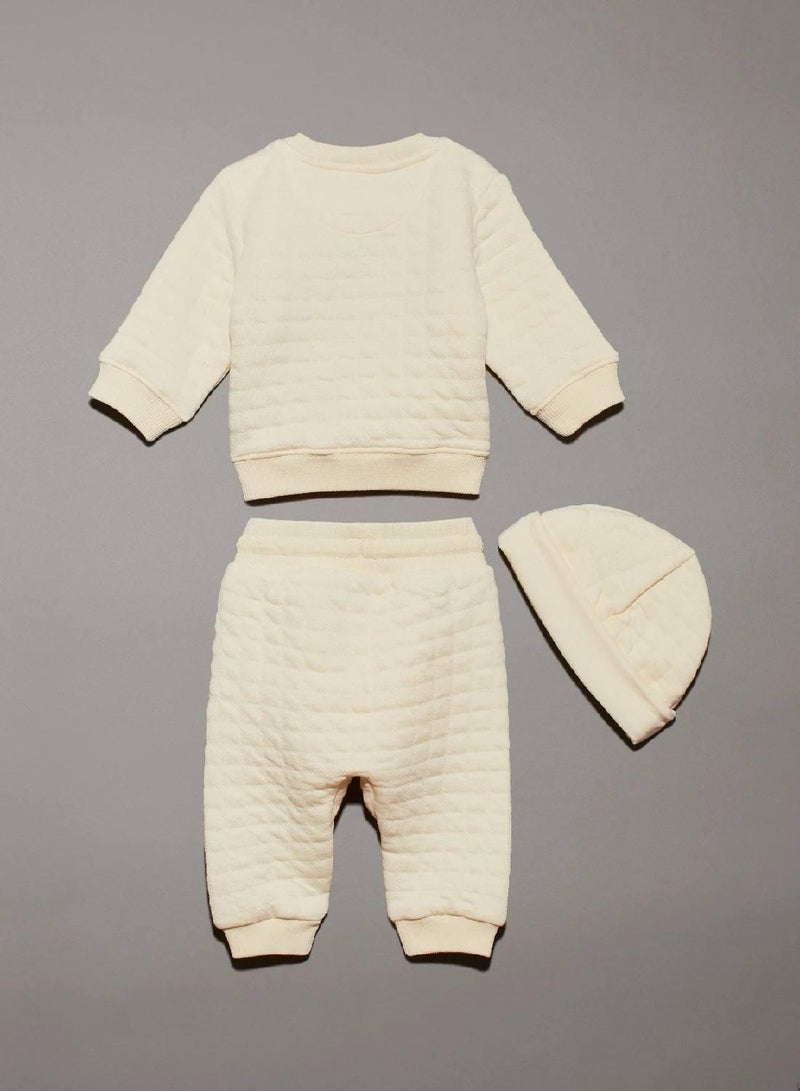 Calvin Klein Jeans Newborn Quilted Giftset - Image 2