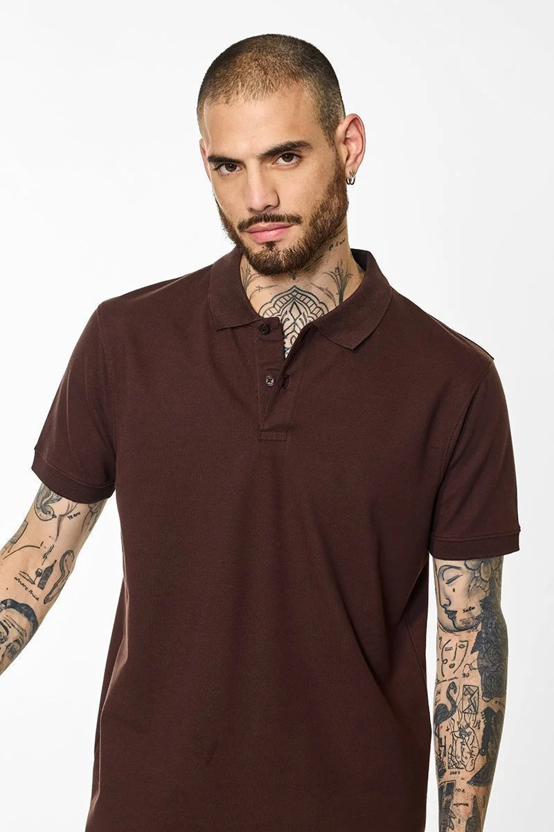 سنيتش تيشيرت بولو سادة بني من كور لاب