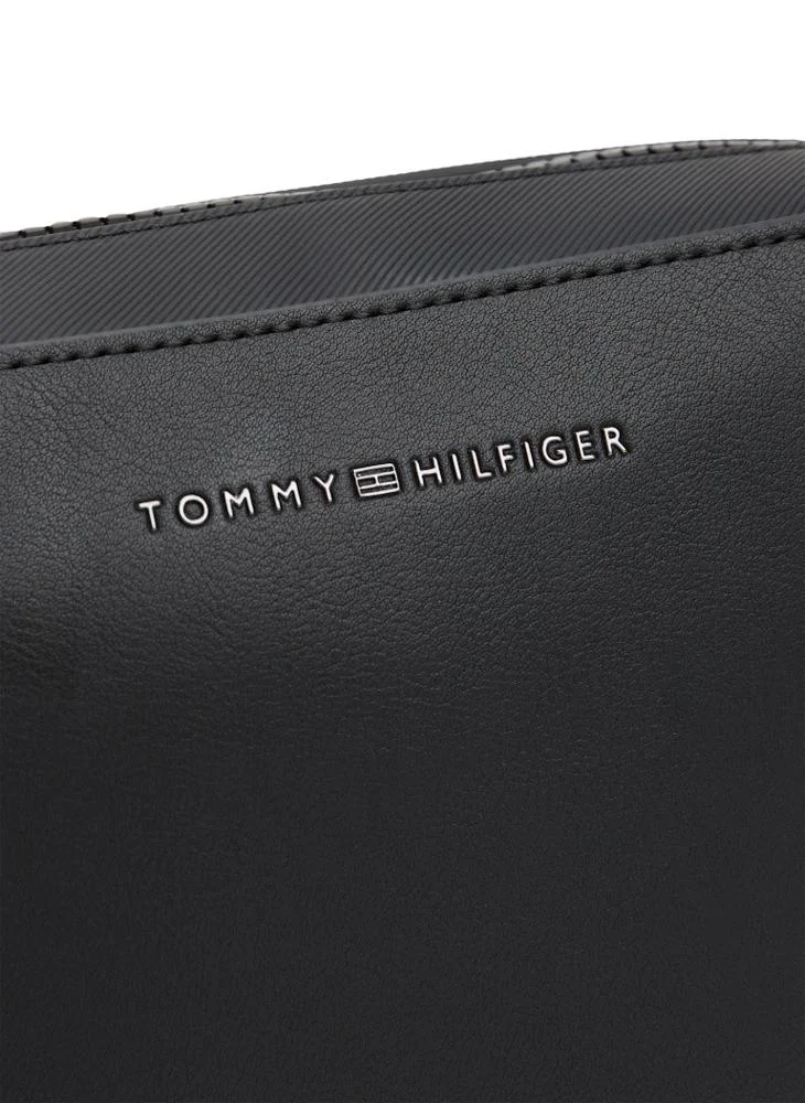 TOMMY HILFIGER Casual Zip Through Toiletry Bag