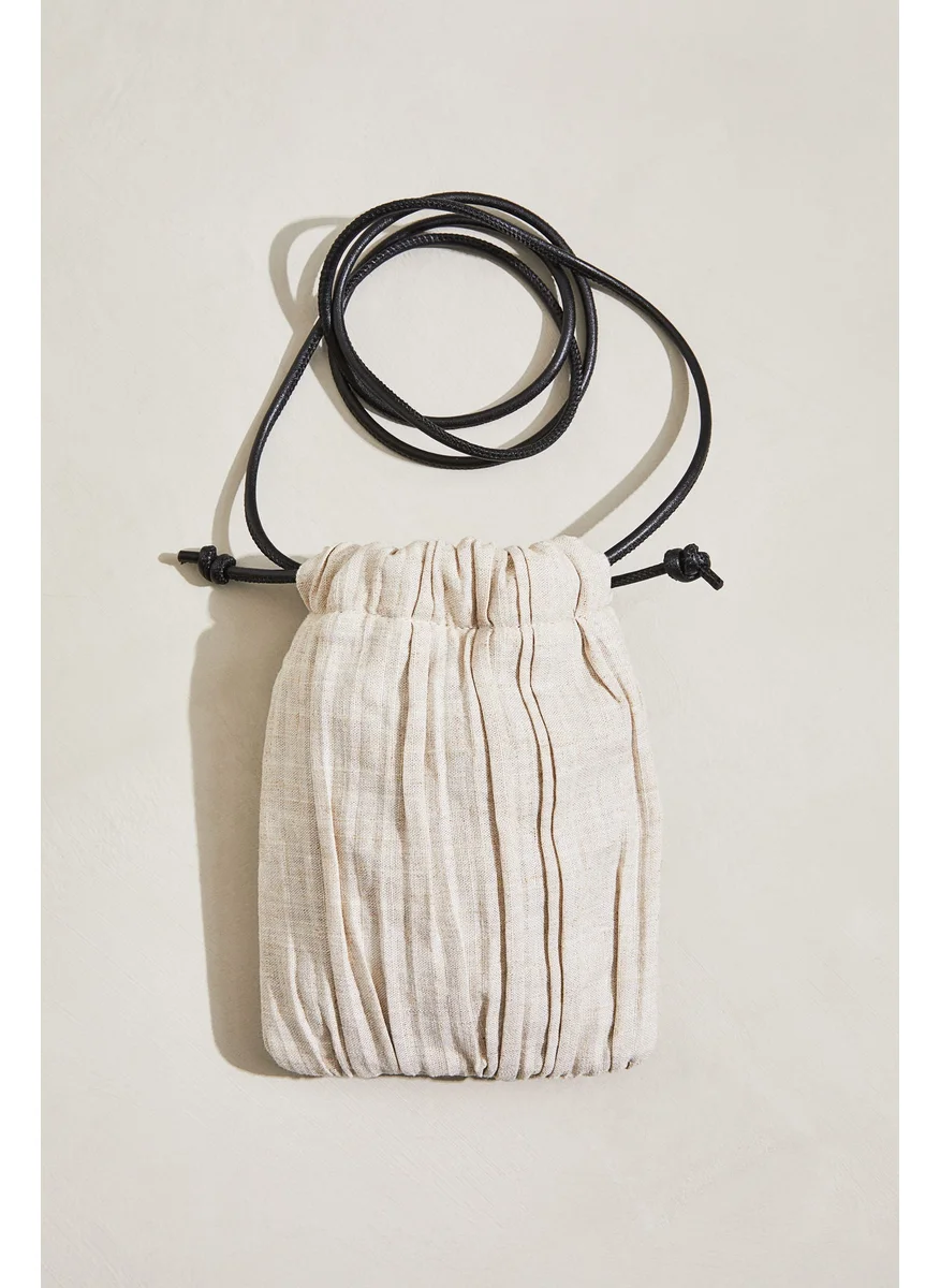 اتش اند ام Linen-Blend Drawstring Phone Bag