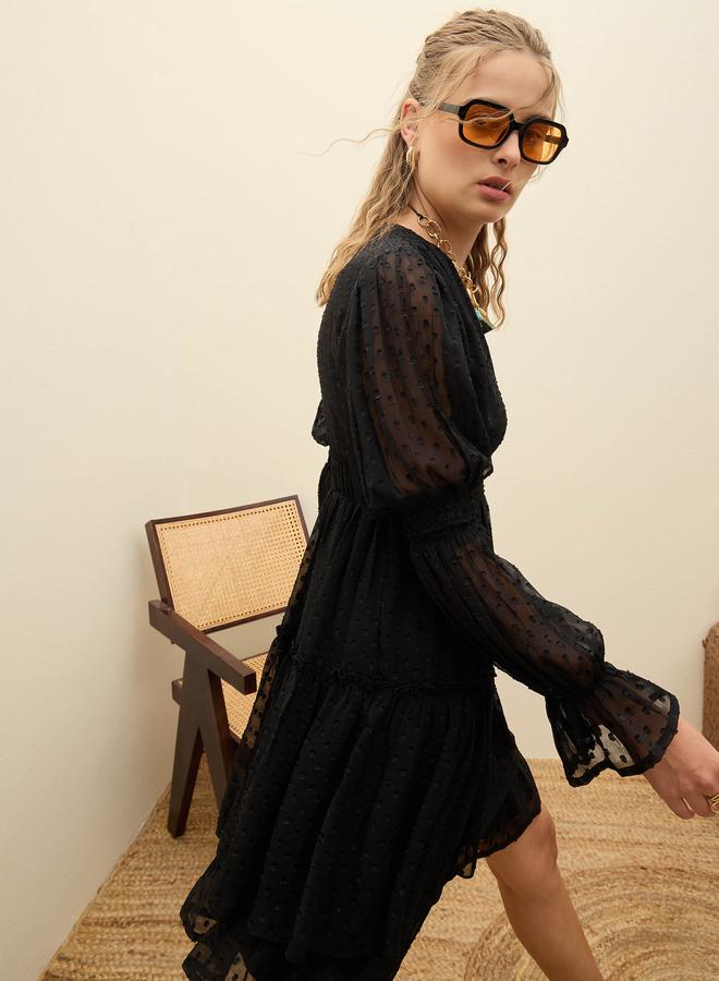 ساسافراس فستان قصير أسود ساسافراس بياقة على شكل حرف - Image 2